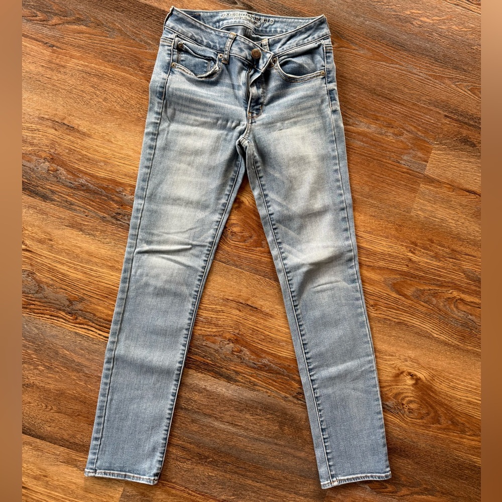 American Eagle Outfitters Light Wash Skinny Jeans